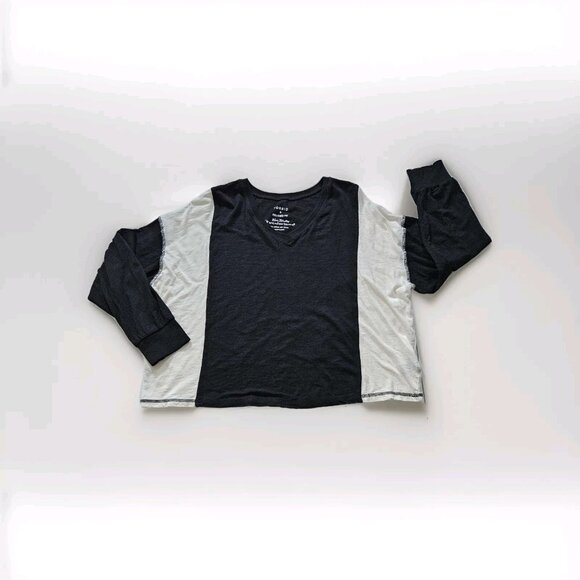 Top Womens L Lot of 2 Nick & Mo Torrid Black Ivory LS Stretch Knit Ruffles Goth - Picture 3 of 16